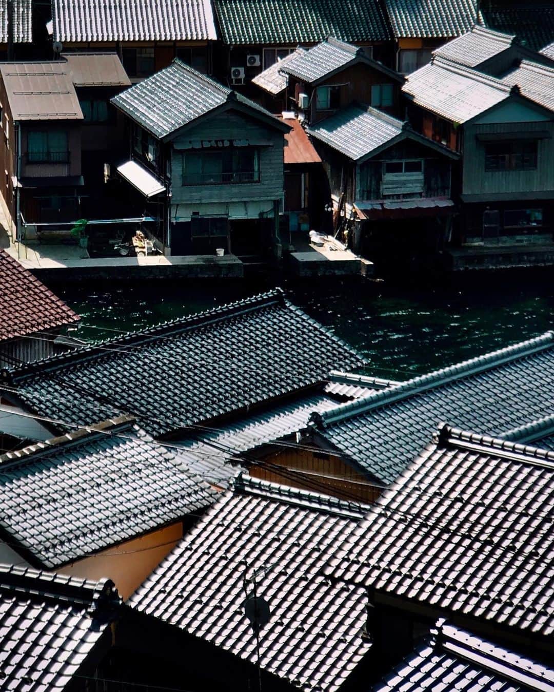Koichiさんのインスタグラム写真 - (KoichiInstagram)「| Seaside town . . #BeautifulJapan #伊根の舟屋 #海の京都 #Kyoto . #ShotOniPhone Attachment lens by @tokyo_grapher #TG_Tele #ShotOn_TG .」3月20日 22時23分 - koichi1717