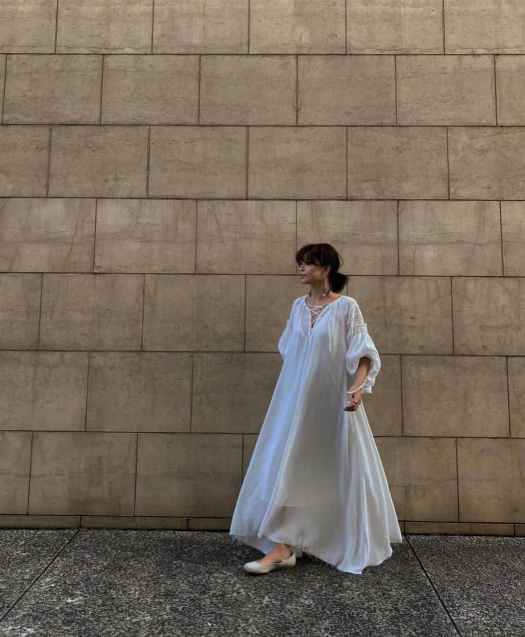 JUNNAのインスタグラム：「3月24日でETRÉ TOKYOは3周年を迎えます。  支えてくださったお客様 ブランドに関わる全ての方に...感謝申し上げます。  只今、 @etretokyo HPにて3周年 記念アイテムの詳細を公開中です。  是非ご覧下さい。  JUNNA  #etretokyo #YouTube お洋服プレゼント企画キャンペーンハッシュタグ 🔻 #etretokyo3rdanniversary  プレゼントするコーディネートは 私のYouTubeでご紹介している3パターンです💪」