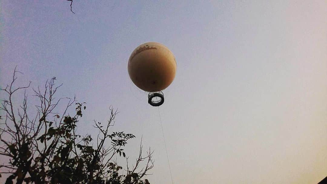 瀬戸康史さんのインスタグラム写真 - (瀬戸康史Instagram)「貯水タンクではなく、気球だった...笑 怖かった〜」3月20日 23時06分 - kojiseto0518