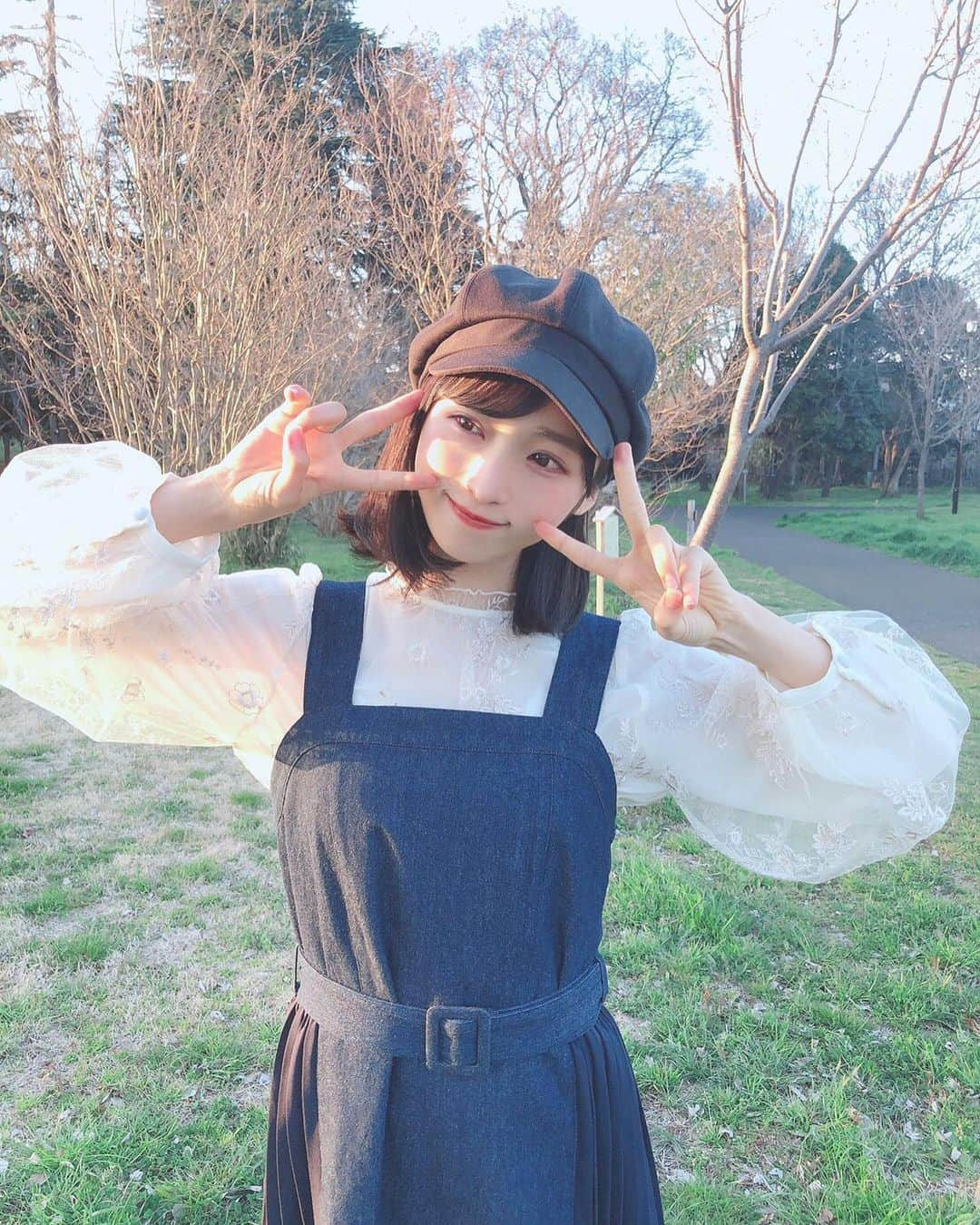 小栗有以さんのインスタグラム写真 - (小栗有以Instagram)「🌼🌷🌸🍀 . . . . #公園#夕焼け#帽子すき#毎日帽子#キャスケット」3月20日 23時30分 - yuioguri_1226