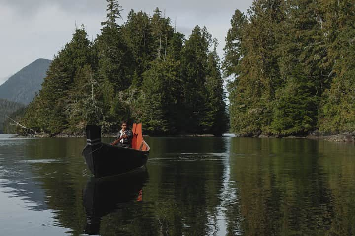 Explore Canadaさんのインスタグラム写真 - (Explore CanadaInstagram)「Gilakas’la. 'Nugwa'a̱m Cedar. Gayutłan lax̱ Dzawada̱ʼenux̱w. I’m an Indigenous storyteller and steward from the Kwakwa̱ka̱ʼwakw, Nuučaan̓uł, and Métis Nations. Currently residing within my Nuučaan̓uł roots on Vancouver Island, BC.⁠⠀ ⁠⠀ I’m blessed to have been raised near and within my ancestral homelands along the coast. Living amongst the homelands, along with curating this post, made me realise my heart constantly jumps between the coastline, mountain ranges, and everything in-between. ⁠⠀ ⁠⠀ Much like my ancestors, I have learned from the land and waters being a steward. The most recent example is working within Ditidaht territory, as a West Coast Trail Guardian, and reconnecting with those roots. During the season, we Ditidaht Guardians stay within a village site and our cabin is next to the remaining longhouse structures. In less than a few months, I managed to re-learn DiiɁdiitidq, comprehended how some words and phrases were created, and understood the livelihood of our ancestors. ⁠⠀ ⁠⠀ My part as a storyteller has evolved throughout the years. It started out as being a music and tour photographer. Then I got involved with tourism, as a tour guide, photographer, and marketing manager. Now I have many important roles with my tribe and families. Within my spare time and explorations, I educate others through vulnerability, such as respectfully sharing what I can from my ancestral teachings and personal journeys in life.⁠⠀ ⁠⠀ Finally, what I admire most about what is known as British Columbia is the diversity. Everything from the various terrains, abundance of flora and fauna, and what they have to teach us. How there are 7 Indigenous language families and 34 languages in British Columbia, which represents 60% of the First Nations languages in Kanata. Along with how each tribe and nation learned from their surroundings. How they interpret their teachings in various forms, such as paintings, carvings, songs, dances, and ceremonies. We’re all unique yet interconnected. Halakas’la. #ForGlowingHearts⁠⠀ ⁠ 📷: @cedartaatawasi⁠⠀ 📍: @tourismvancouverisland, @hellobc, @indigenouscanada ⁠⠀ #ExploreCanada #ExploreVancouverIsland #ExploreBC⁠ #IndigenousCanada」3月21日 0時56分 - explorecanada