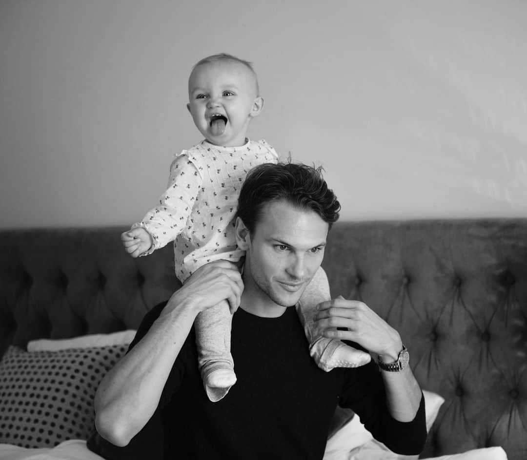 アルビン・エクダルのインスタグラム：「Miss my little one.. It’s starting to get quite boring being alone in quarantine after almost two weeks...🥱 But hopefully the situation in Italy will change for the better really soon! Forza 🇮🇹」
