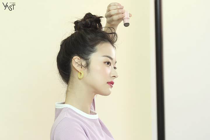シン・ドヒョンさんのインスタグラム写真 - (シン・ドヒョンInstagram)「@easypeasy_cosmetics 💜」3月21日 2時59分 - shindohyunn