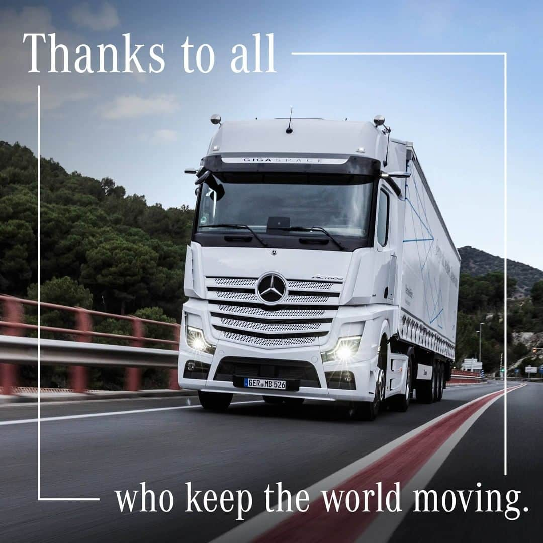 メルセデス・ベンツさんのインスタグラム写真 - (メルセデス・ベンツInstagram)「We'd like to thank all the truckers on the road for their continuous effort to keep the world moving & to ensure that our lives can go on in these trying times. We truly appreciate your hard work delivering the goods & services we all need. . @daimlertrucksbuses #mercedesbenz #MBTrucks #Actros #newActros #truck #trucks #truckers #DaimlerTrucks」3月21日 3時01分 - mercedesbenz