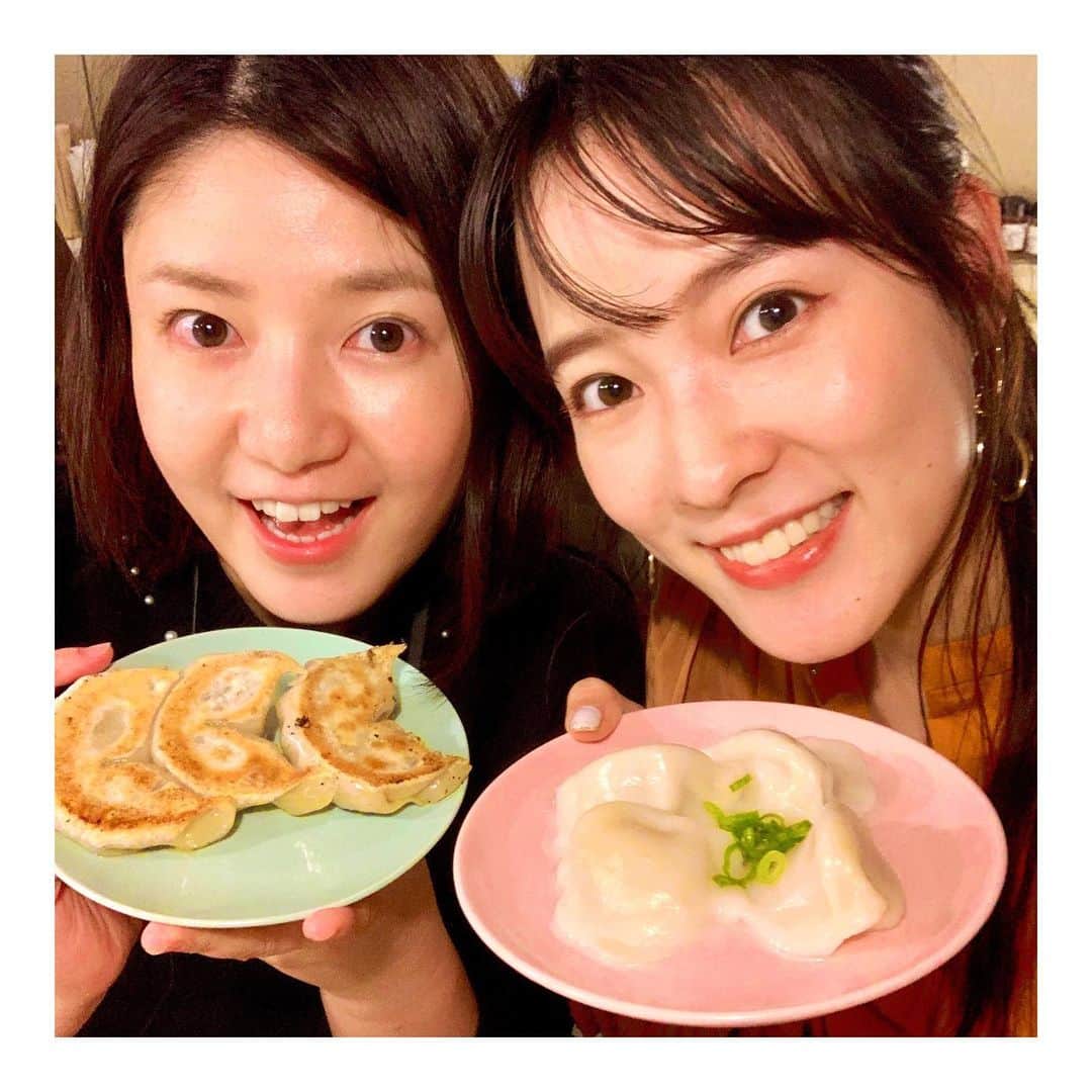 奈津子さんのインスタグラム写真 - (奈津子Instagram)「「ネオ餃子屋」さんで新しい餃子体験した🥟愛らしい飲み物、インテリアで全てが映える！餃子も餡から肉汁が飛び出るほどジューシー。支払いは全てキャッシュレス。可愛らしいお嬢さんも多くてキラキラ🤩してて神田に楽園ができたのかな？と思いました。普段から仲間のひとみん　@hitomifurusaki と行ってる大衆的な餃子屋さんとはまた違う良さがありました！今年も家電同様、餃子を追いかけてゆきます💕🥟🥟🥟 ・ ・ #トーキョーギョーザクラブ　#餃子  #家電 #家電好き #家電女優 #奈津子　#餃子好きな人と繋がりたい　#🥟」2月26日 12時39分 - natsuko_kaden