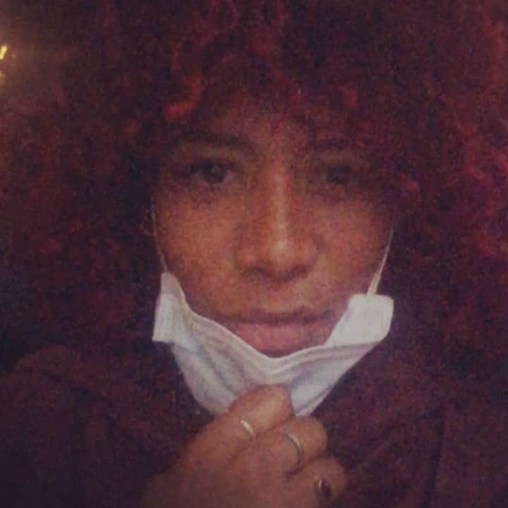 ケリスのインスタグラム：「End of days virus , no thanks . Headed to Europe guys . ✈️ and away we go」