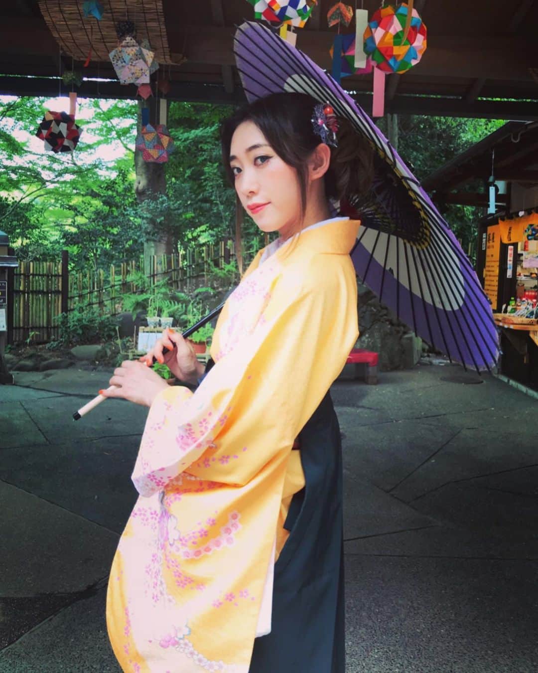 のインスタグラム：「#令和華伝 「百花繚乱」リリイベです👘 是非いらして下さい❣️ CD何枚げとりますかー？w ・ ・ ⚫︎3/12(木) 新星堂サンシャインシティアルタ店 18:30〜(予定) ・ ・ ・ #百花繚乱 #リリイベ #リリースイベント #和楽 #ユニット #ガールズ #グループ #和服美人 #着物美人 #着物👘 #着物生活 #着物姿 #わっしょい #和背負い #美亜華 #kimonolovers」