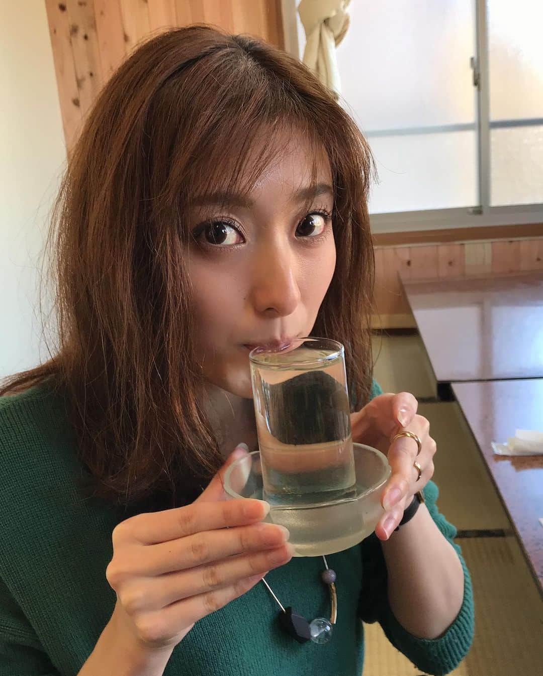 高橋麻美さんのインスタグラム写真 - (高橋麻美Instagram)「こないだ茨城にあんこう鍋食べに行ったよ^ ^  日本酒頼んだコップになみなみで出てきて驚いた😳  あんこう鍋は3月いっぱいまでだって💨  #あんこう鍋#あんこう#鍋#茨城 #海#sea#日本酒#sake」2月26日 12時17分 - charmy421