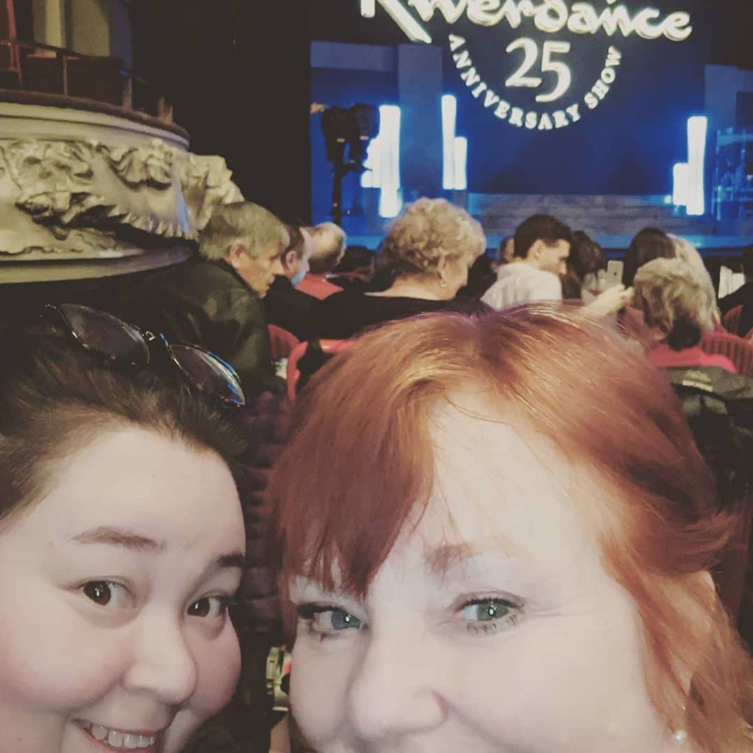 PJクォンのインスタグラム：「So much fun! Thanks for coming @theruinnneerrr !! Sorry you missed it @aamandakwong ! Well worth the 25 year wait! #riverdance」