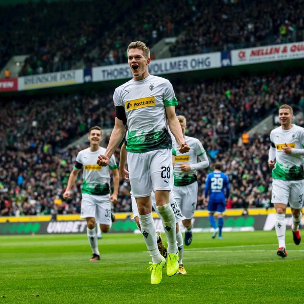 のインスタグラム：「Heute verlose ich mal wieder ein Trikot von mir, getragen beim Spiel #bmgtsg 😊⚽️ Kommentiert einfach diesen Beitrag und folgt der @matthiasginterstiftung . Der Gewinner wird am Donnerstag um 18:00 Uhr in meiner Story bekannt gegeben. Viel Glück 🍀🐎」