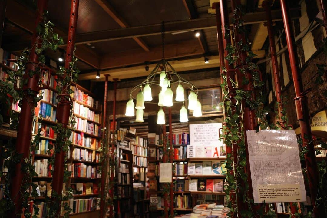 イェソンさんのインスタグラム写真 - (イェソンInstagram)「Shakespeare & Company 📚」2月26日 3時45分 - yesung1106