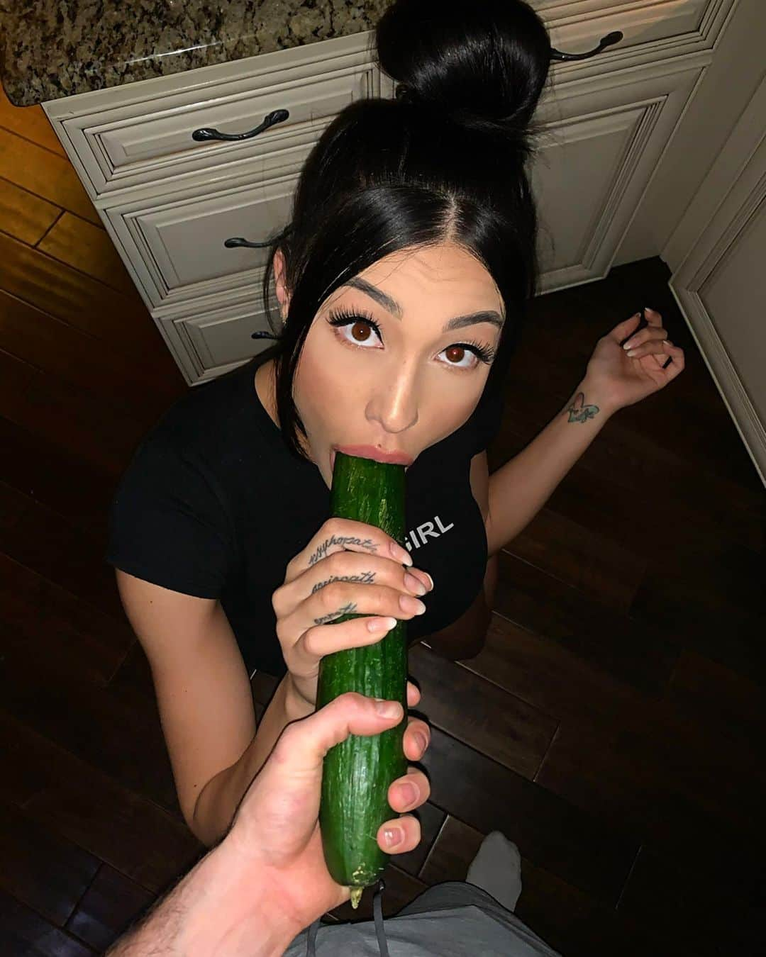 Rainey Jamesさんのインスタグラム写真 - (Rainey JamesInstagram)「Click the link in my bio to see how I get my full serving of veggies!😝🥒」2月26日 4時35分 - badgirlraineyj