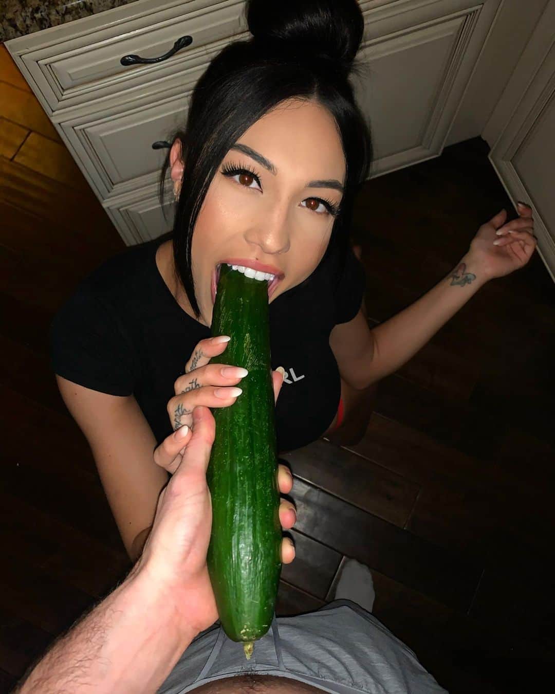 Rainey Jamesさんのインスタグラム写真 - (Rainey JamesInstagram)「Click the link in my bio to see how I get my full serving of veggies!😝🥒」2月26日 4時35分 - badgirlraineyj