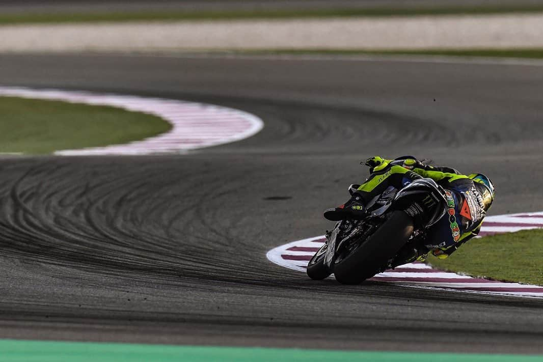 バレンティーノ・ロッシさんのインスタグラム写真 - (バレンティーノ・ロッシInstagram)「Losail circuit,Qatar MotoGp test,day3 📸 @falex79 @gigisoldano」2月26日 4時43分 - valeyellow46