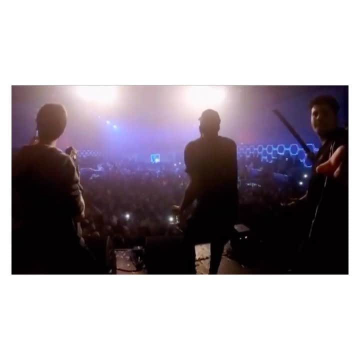 DJPLANET_JPのインスタグラム：「🇧🇪🇧🇪🇧🇪. 先週2/23日曜日の ベルギーはブリュッセルでの "F☆☆☆ ME I'M STUDENT 2020" at BLU BRUXELLES . お客さんもかなりノリが良く メチャクチャ楽しかったです🙌🏻 . 沢山の声をかけてくれたお客さん、出演者の皆さん ありがとうございました😊 . 自分のプレイ中の動画をもらったので アップします📹」