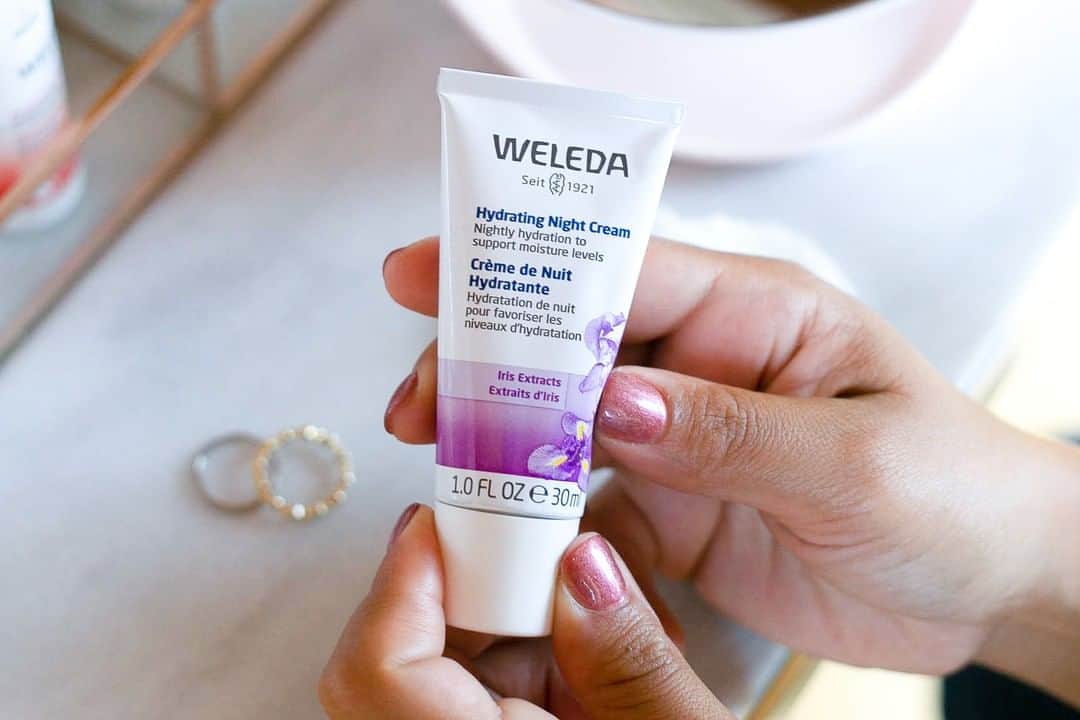 Weledaのインスタグラム：「Did you know Iris Root is one of the potent petals featured in our Hydrating line? 🌿🌸 It helps balance moisture in skin that truly needs hydration! #WeledaSkin」