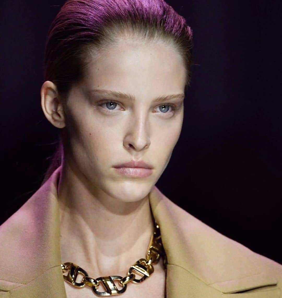 アビー・チャンピオンのインスタグラム：「Ending MFW with @boss 🤍 @ingowilts @pg_dmcasting @bettinamueller_ @ludivinepoiblanc」