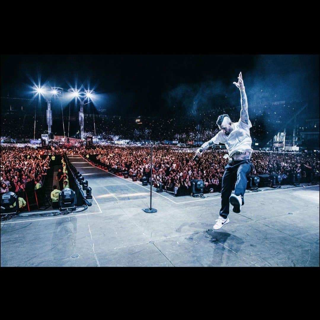 ジェシー・カーマイケルのインスタグラム：「Oh México City. We Love You. Great pics as usual @bootswallace」