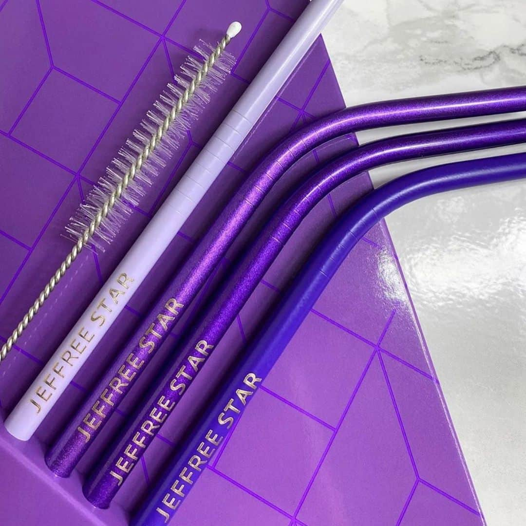 Jeffree Star Cosmeticsさんのインスタグラム写真 - (Jeffree Star CosmeticsInstagram)「@_sophiageorgiou showcases our purple Metal Straw 4-pack from the #BLOODLUST collection 💜🩸❤️ #jeffreestarcosmetics #metalstraws」2月26日 7時01分 - jeffreestarcosmetics