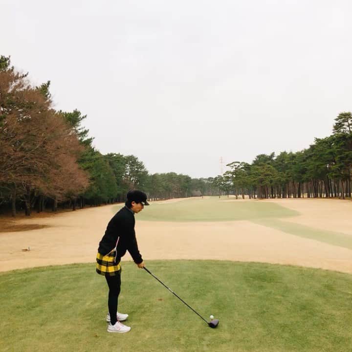 安藤あいかのインスタグラム：「練習しなきゃ上手くならないよねー 一年半くらいずっと、しんどい！🏌️‍♀️ #golf #ゴルフ女子」
