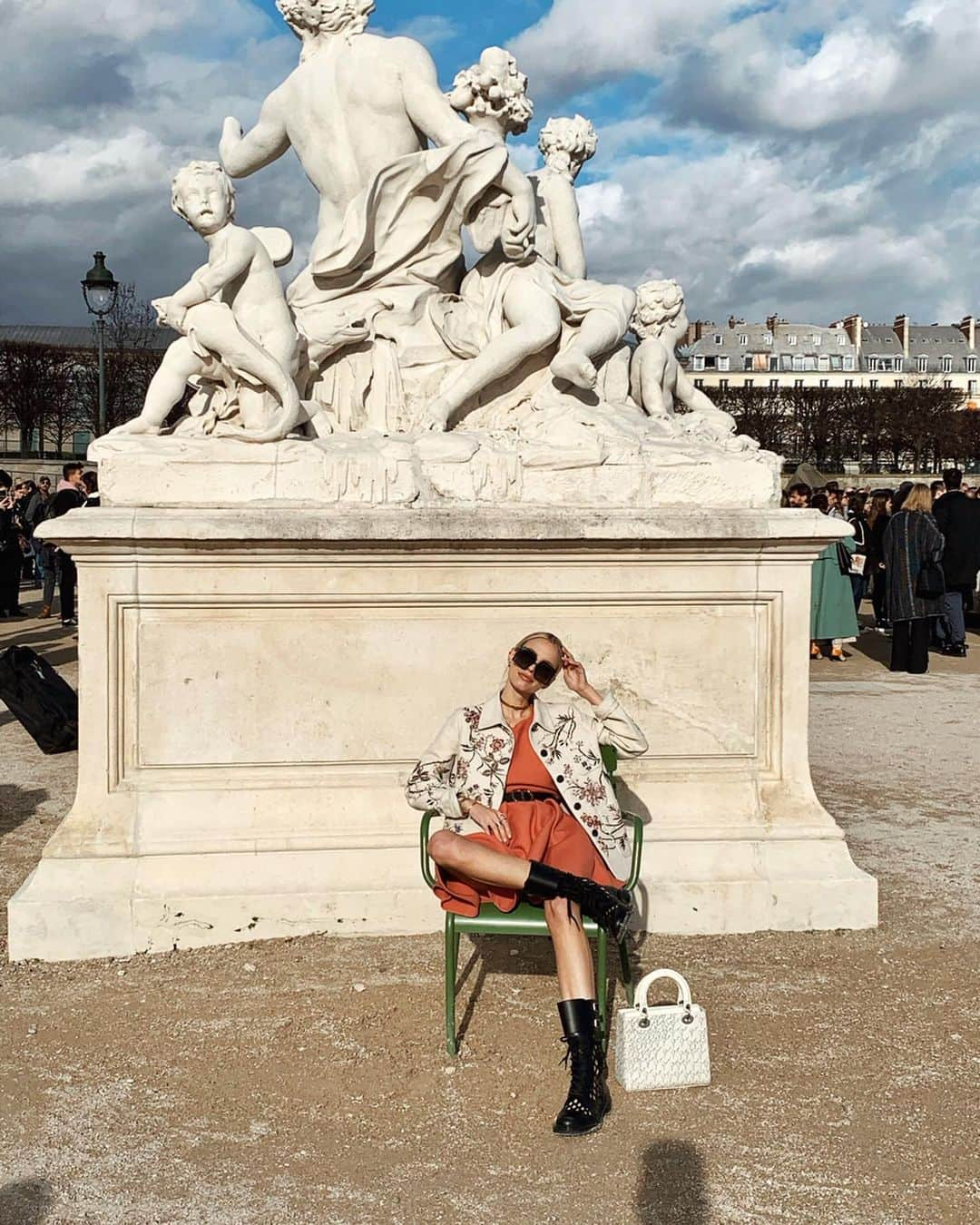 レオニー・ハンネさんのインスタグラム写真 - (レオニー・ハンネInstagram)「Dior at Tuileries- The 2nd pic is the mood.🌷 Anzeige/Tag @dior #dior」2月26日 7時40分 - leoniehanne