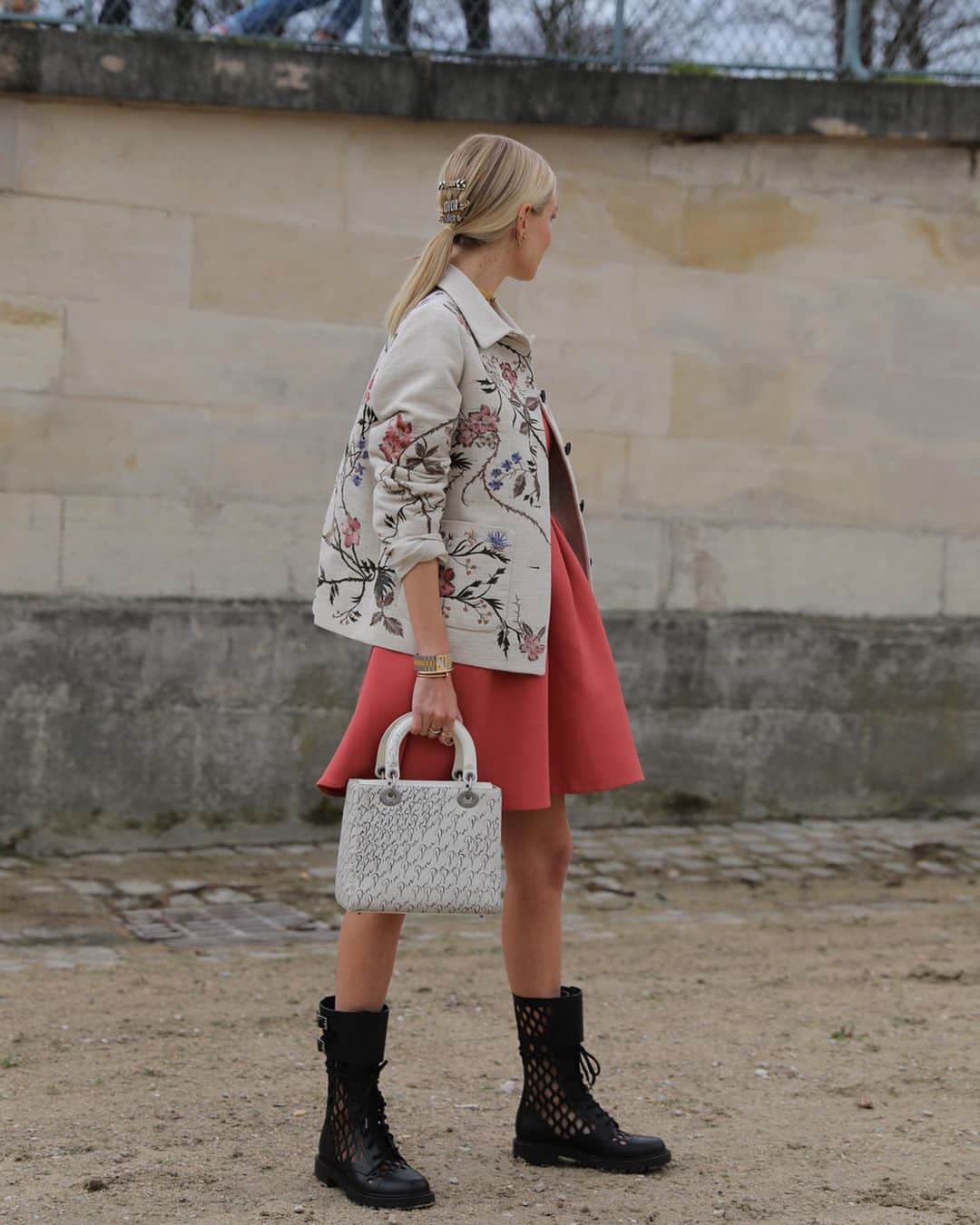 レオニー・ハンネさんのインスタグラム写真 - (レオニー・ハンネInstagram)「Dior at Tuileries- The 2nd pic is the mood.🌷 Anzeige/Tag @dior #dior」2月26日 7時40分 - leoniehanne