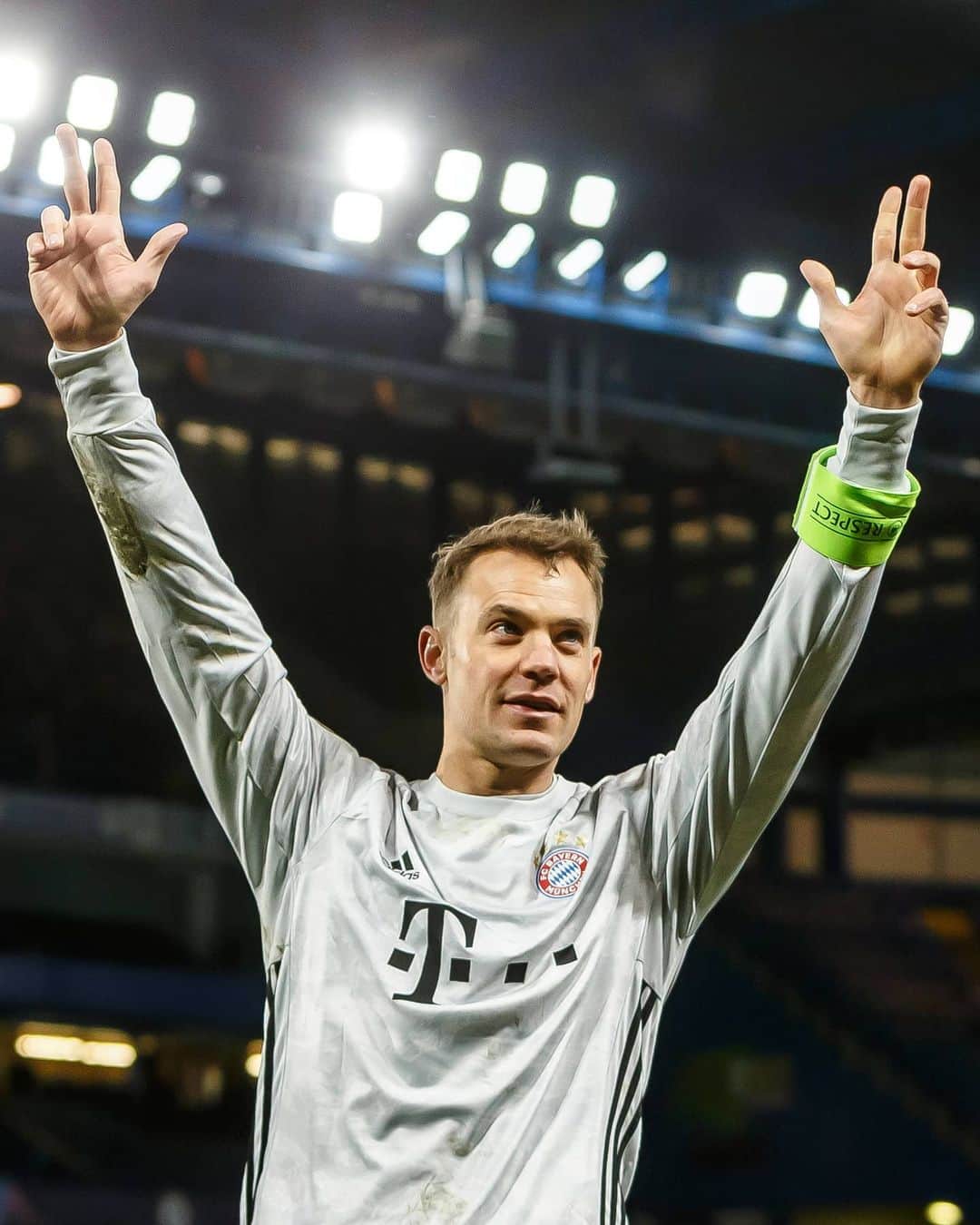 UEFAチャンピオンズリーグさんのインスタグラム写真 - (UEFAチャンピオンズリーグInstagram)「Your #UCL number one❓⁣ Clean sheet for Neuer in London 👏⁣ ⁣ #FCBayern」2月26日 7時42分 - championsleague