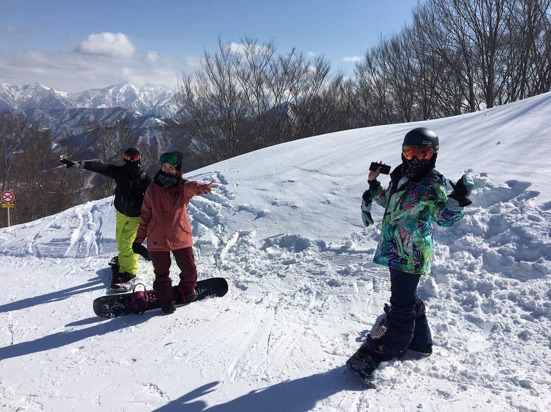 奥家沙枝子さんのインスタグラム写真 - (奥家沙枝子Instagram)「シーズンもあと少し☃️ 毎年恒例のファミリートリップへ❄️ . 最近スキーをやりたい⛷💓 .  #ski #japan #snow #snowboard  #snowboarding #snowsurf #winter  #mountain #outdoor #nature #beautiful #goodday #winterwonderland #trip #travel #japow #powder #スノボ #スノーボード #雪 #山 #新潟」2月26日 8時01分 - saekookuya