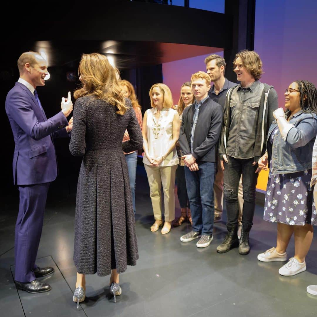 ウィリアム（ケンブリッジ公）さんのインスタグラム写真 - (ウィリアム（ケンブリッジ公）Instagram)「The Duke and Duchess of Cambridge attended a special performance of Dear Evan Hansen @dehwestend, held in aid of The Royal Foundation.  The musical @dearevanhansen has been credited with helping to start important conversations about mental health between parents and teenagers.  The issue of mental health is a key priority for The Royal Foundation which works to tackle the stigma and encourage more people to talk openly about their mental health.  @GiveUsAShoutInsta, a free and confidential 24/7 UK text messaging helpline that supports people in crisis and was developed by The Royal Foundation, is one of four not-for-profit partners of the show which provide mental health resources to audiences and beyond.  Photos © Kensington Palace / PA」2月26日 8時42分 - princeandprincessofwales