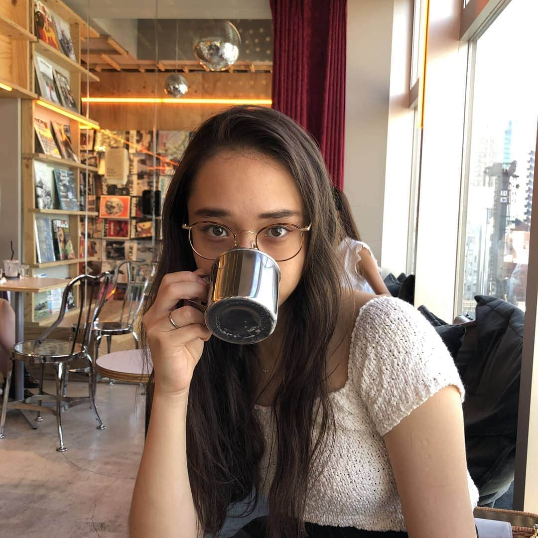 白本彩奈さんのインスタグラム写真 - (白本彩奈Instagram)「朝のコーヒーを楽しみ、ファンのための素晴らしい一日を！」2月26日 9時20分 - ayanashiramoto_official