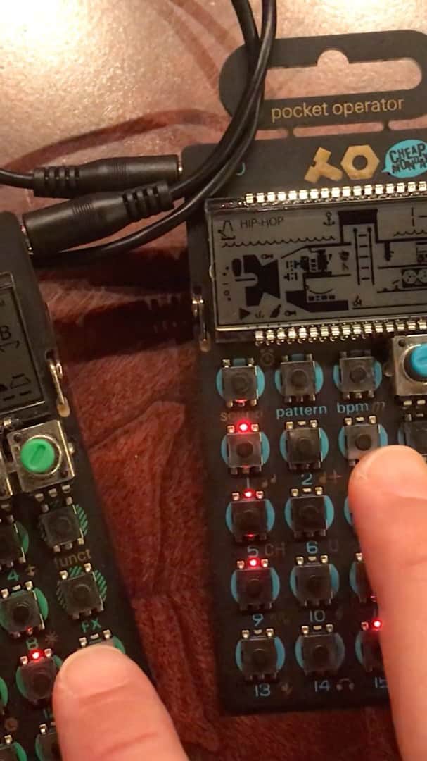 井手大介のインスタグラム：「#teenageengineering #po12 #po14 #beatmaking」