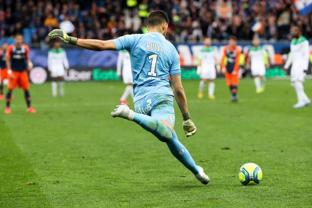ヘロニモ・ルジのインスタグラム：「Salut a tout le monde. Je suis très heureux de jouer dans cette ligue. Nous espérons obtenir de bons résultats avec l'équipe lors des prochains matchs. 💪🏻 🔸🔹 @mhscofficiel #allezlapaillade . . .📚 Merci @mei.lan_dup  d'être ma professeure de Français 😅 . . Hola a todo el mundo. Estoy feliz de poder jugar en esta liga. Esperamos con el equipo obtener buenos resultados en los próximos partidos! . Gracias @mei.lan_dup por ser mi profesora de Francés! 😂」