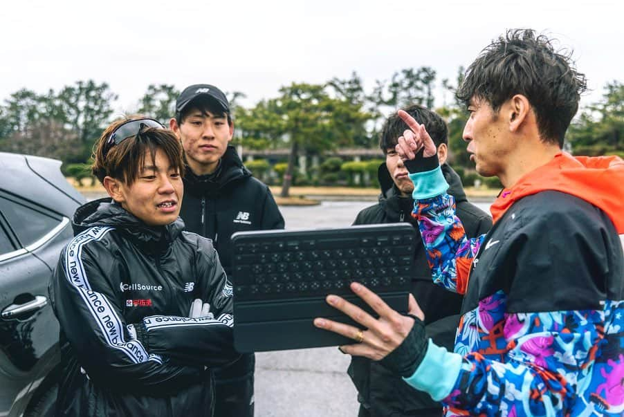 秋本真吾さんのインスタグラム写真 - (秋本真吾Instagram)「決戦にむけて﻿ ﻿ Sprint Training 🏃🏻‍♂️ DAICHI KAMINO﻿ ﻿ #神野大地 選手﻿ #スプリントトレーニング﻿ #秋本真吾 ﻿ ﻿ PHOTO by @moto_graphys」2月26日 20時58分 - 405arigato405