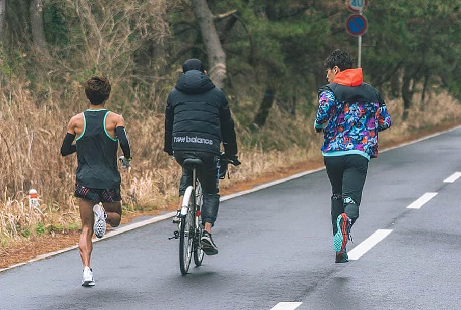 秋本真吾さんのインスタグラム写真 - (秋本真吾Instagram)「決戦にむけて﻿ ﻿ Sprint Training 🏃🏻‍♂️ DAICHI KAMINO﻿ ﻿ #神野大地 選手﻿ #スプリントトレーニング﻿ #秋本真吾 ﻿ ﻿ PHOTO by @moto_graphys」2月26日 20時58分 - 405arigato405