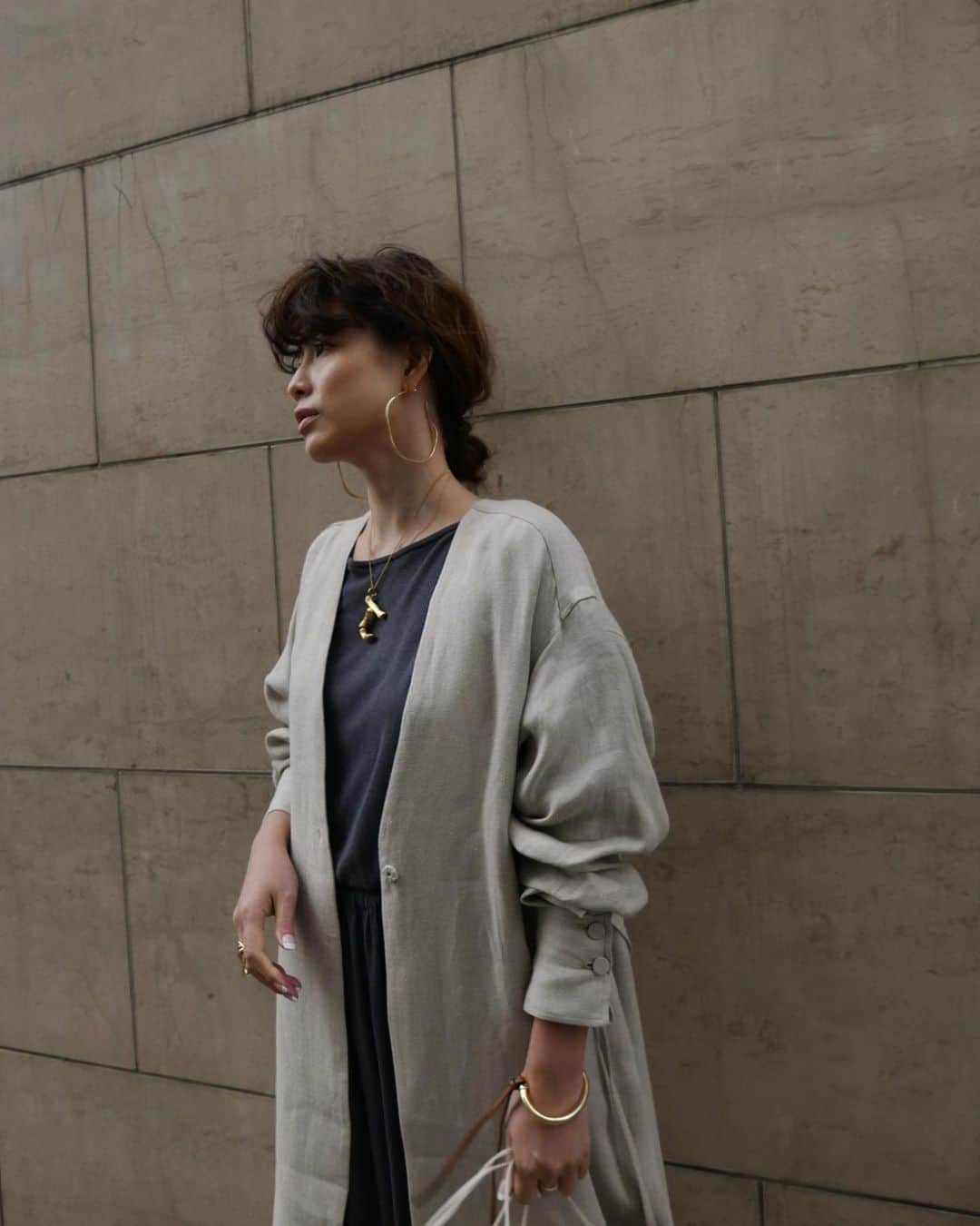 JUNNAさんのインスタグラム写真 - (JUNNAInstagram)「いよいよ明日は @etretokyo / @etretokyo_store  LUMINE新宿店リニューアルOPEN☺️ ストーリーズでお取り扱いアイテムのラインナップや、ノベルティーetc... ご質問にお答え中です❤️ ・ ・ ・ outer/ #ノーカラーヘリンボーンコート (IVORY) one-piece/ ご予約終了 bag/ @therow shoes/ #ストラップバレエシューズ  #etretokyo #bottegaveneta #bottegavenetabag #ボッテガヴェネタ#春コーデ #春服 #春#春服コーデ#2020etre_ss #newbottega #エトレのバレエ」2月26日 21時01分 - junna