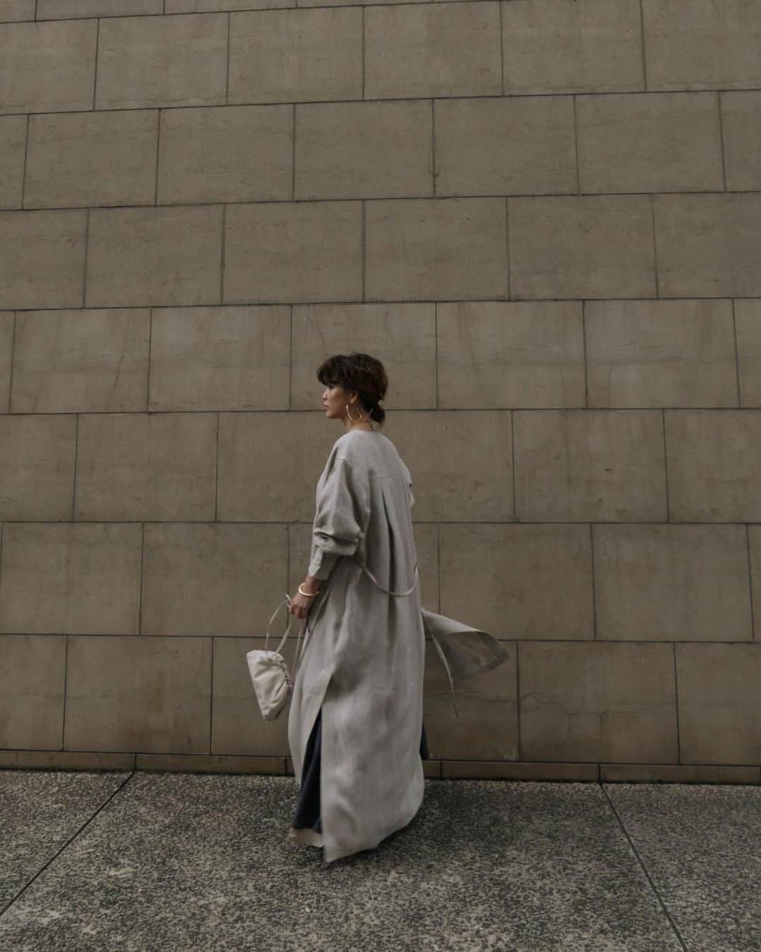 JUNNAさんのインスタグラム写真 - (JUNNAInstagram)「いよいよ明日は @etretokyo / @etretokyo_store  LUMINE新宿店リニューアルOPEN☺️ ストーリーズでお取り扱いアイテムのラインナップや、ノベルティーetc... ご質問にお答え中です❤️ ・ ・ ・ outer/ #ノーカラーヘリンボーンコート (IVORY) one-piece/ ご予約終了 bag/ @therow shoes/ #ストラップバレエシューズ  #etretokyo #bottegaveneta #bottegavenetabag #ボッテガヴェネタ#春コーデ #春服 #春#春服コーデ#2020etre_ss #newbottega #エトレのバレエ」2月26日 21時01分 - junna