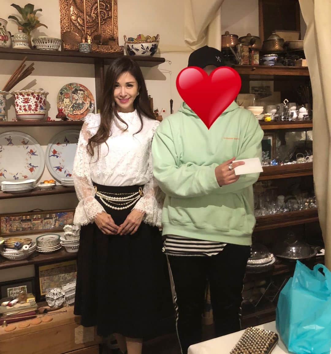 越野矢素子さんのインスタグラム写真 - (越野矢素子Instagram)「熊本県にある大好きなイタリアンのお店『アンジェロ』に長男と行って来ました。 私が20歳の時から行っているお店✨いつも仲の良い御夫妻で憧れの夫婦像✨ 30年間　私は毎回ハンバーグを注文します。子供のままだと笑われちゃいました。 時の流れを感じ、幸せを感じた時間でした✨  #熊本県イタリアン#シャワー通り#アンジェロ熊本#ずっと変わらない味 #ハンバーグの包み焼き」2月26日 21時08分 - loversyaso