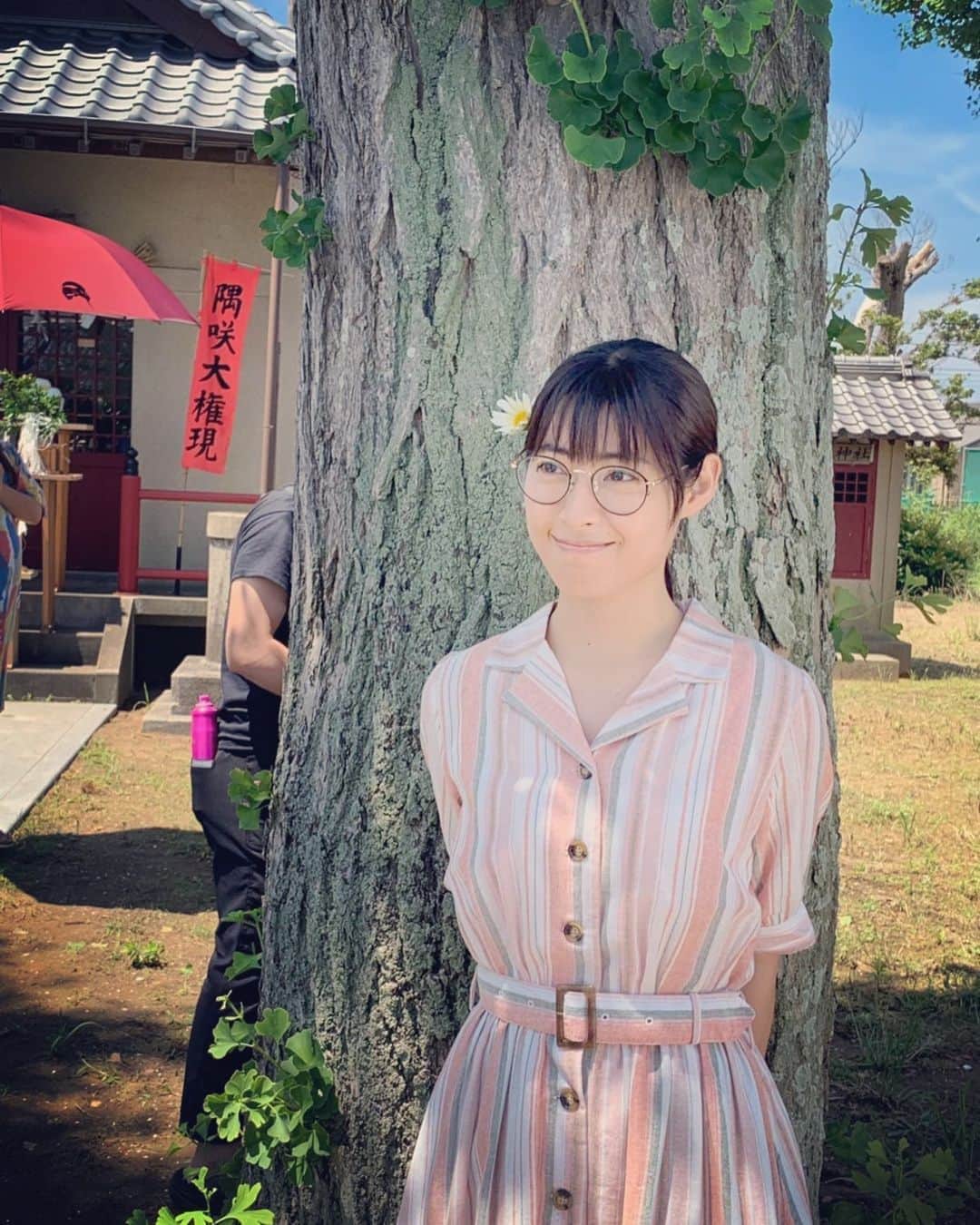 瀧本美織のインスタグラム：「本日第4話配信となります🌼 幸せな未来が待っていますように…✨ #fod  #ドラマ  #運命から始まる恋  #佐藤彩  #眼鏡」