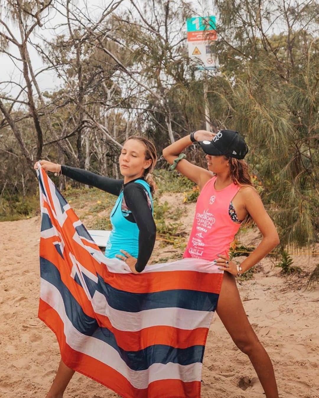 Lilliana Bowreyさんのインスタグラム写真 - (Lilliana BowreyInstagram)「This is Kelis. She my best friend. Oh and she’s also currently world number 1 on the longboard tour hah! Thank you for inspiring me everyday and blessing my eyes with your surfing and beauty. Also a shoutout to my soph soph for second!! Soooo prouddd :) so grateful for you both. 2020 babayy lessgooo」2月26日 21時32分 - lillianabowrey