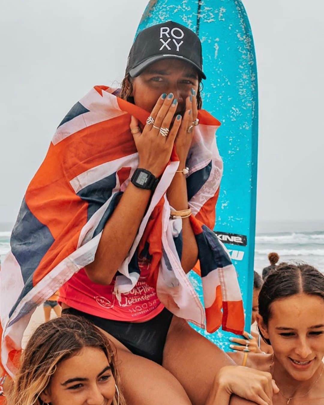 Lilliana Bowreyさんのインスタグラム写真 - (Lilliana BowreyInstagram)「This is Kelis. She my best friend. Oh and she’s also currently world number 1 on the longboard tour hah! Thank you for inspiring me everyday and blessing my eyes with your surfing and beauty. Also a shoutout to my soph soph for second!! Soooo prouddd :) so grateful for you both. 2020 babayy lessgooo」2月26日 21時32分 - lillianabowrey