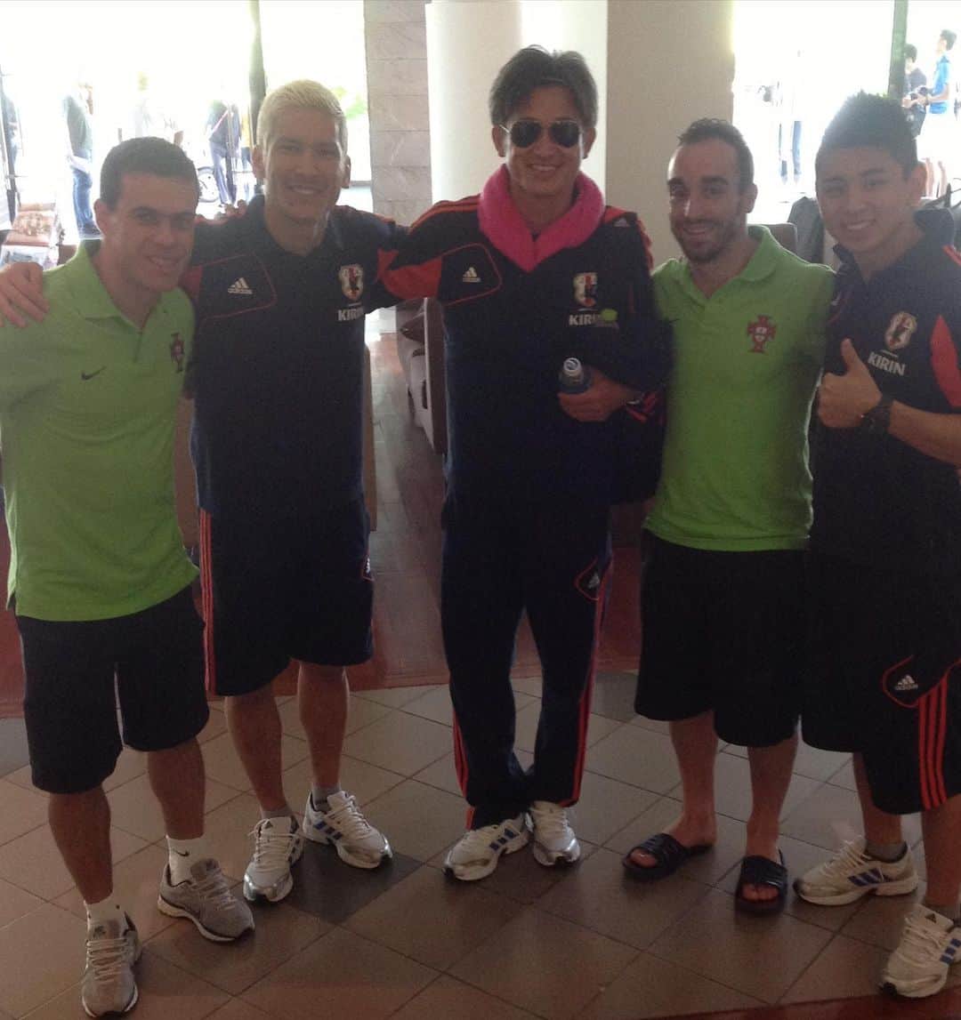 森岡薫のインスタグラム：「懐かしい写真が出てきた！！笑笑  recordando!!!😁 #2012  #thailand  #worldcup #futsal #kingkazu  #japan  #portugal」