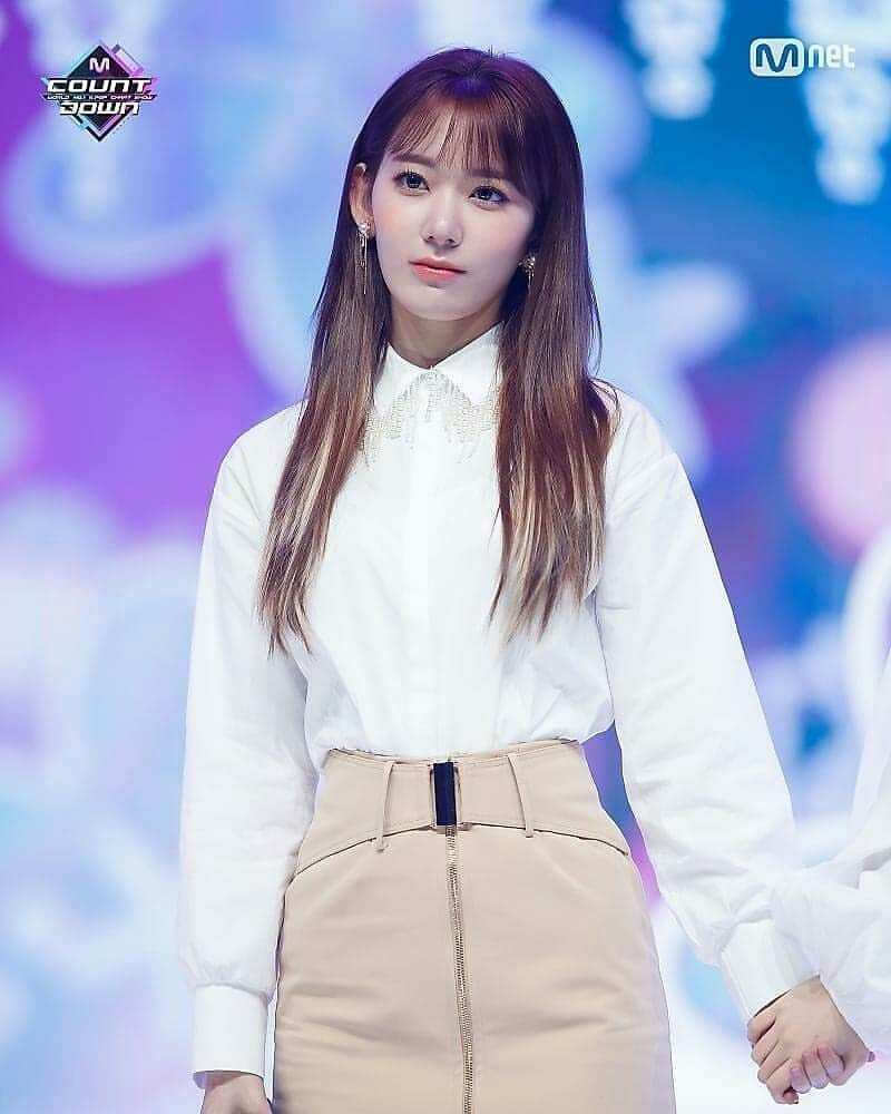 宮脇咲良のインスタグラム：「Mcountdown (Destiny) comeback stage -190220-  #miyawakisakura #sakuramiyawaki #sakuraizone #izone #sakurahkt48 #hkt48sakura #hkt48」