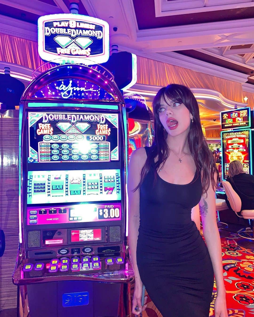 ソニア・ベン・アンマーのインスタグラム：「The hangover part 4 🍒🎰🎲 #21」