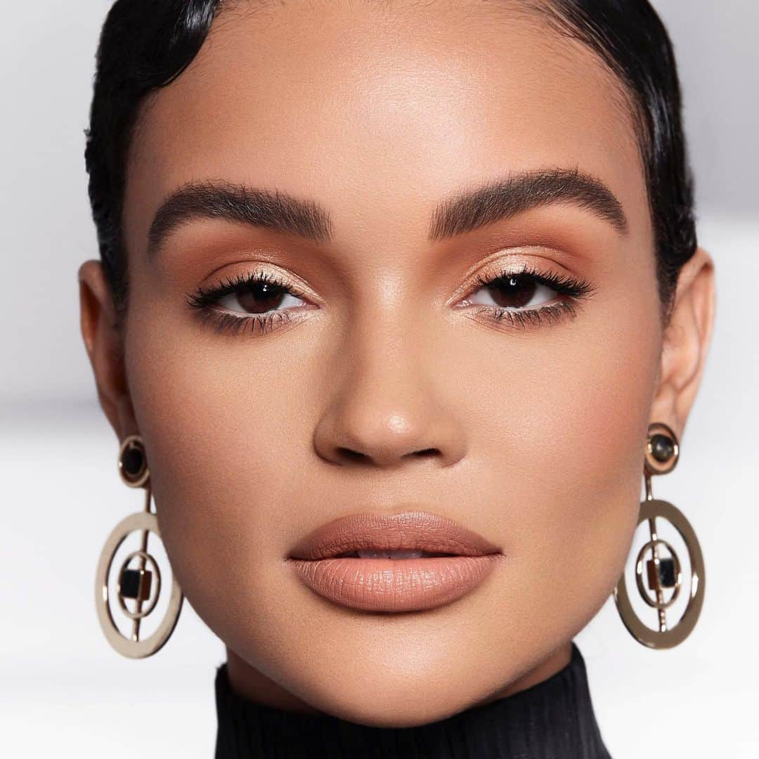 Anastasia Beverly Hillsさんのインスタグラム写真 - (Anastasia Beverly HillsInstagram)「Flawless/Glam ⚡️that’s Brow Wiz ⚡️ #AnastasiaBrows .  Mua @kingmalimagic」2月26日 13時38分 - anastasiabeverlyhills