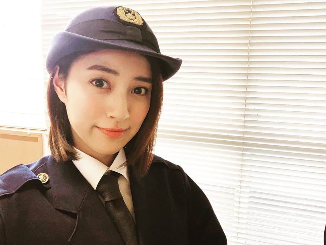 のインスタグラム：「. 今日はジェイアール名古屋タカシマヤ20周年記念、リニューアルオープニングセレモニー、ありがとうございました！桜を生けさせて頂き、春を感じました😊 . さて、明日2/27(木)19時〜日本テレビ系列「THE突破ファイル」に出演させて頂いております。今回も再現ドラマ出演です。兼近巡査、岡部巡査と出動してまいりました👮‍♀️是非ご覧ください☺️」