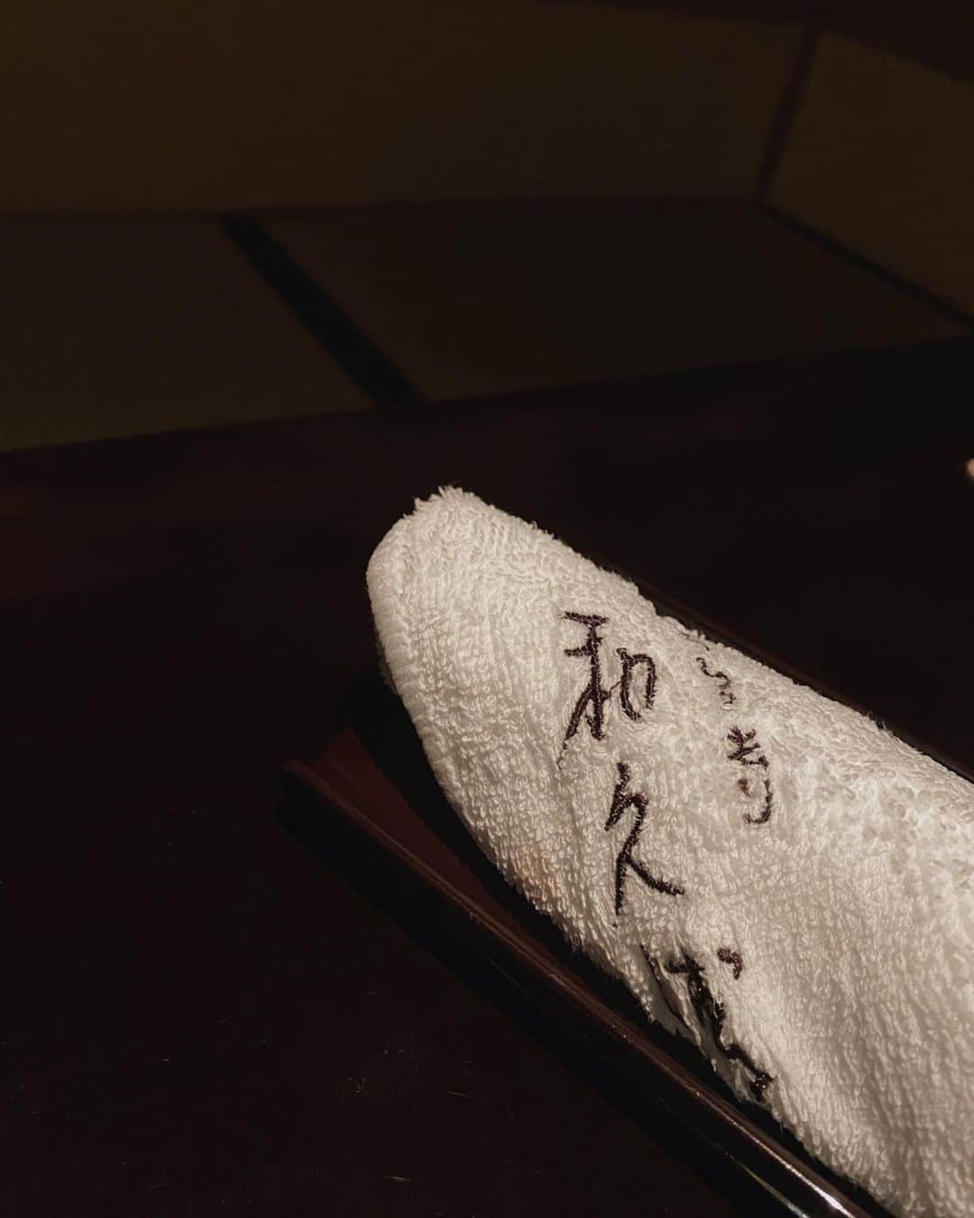 黒石奈央子さんのインスタグラム写真 - (黒石奈央子Instagram)「京都グルメ旅。 . 初日の夜はずっと楽しみにしていた高台寺和久傳へ。 . 京の雰囲気の中、火鉢の熱でミシミシという木の天井の音がなんとも言えない趣。  ミシュラン二つ星の懐石料理。 . 京都に行ったら是非行ってみて欲しいおみせ。 . #京都旅#京都グルメ#高台寺和久傳」2月26日 15時25分 - blackstone705