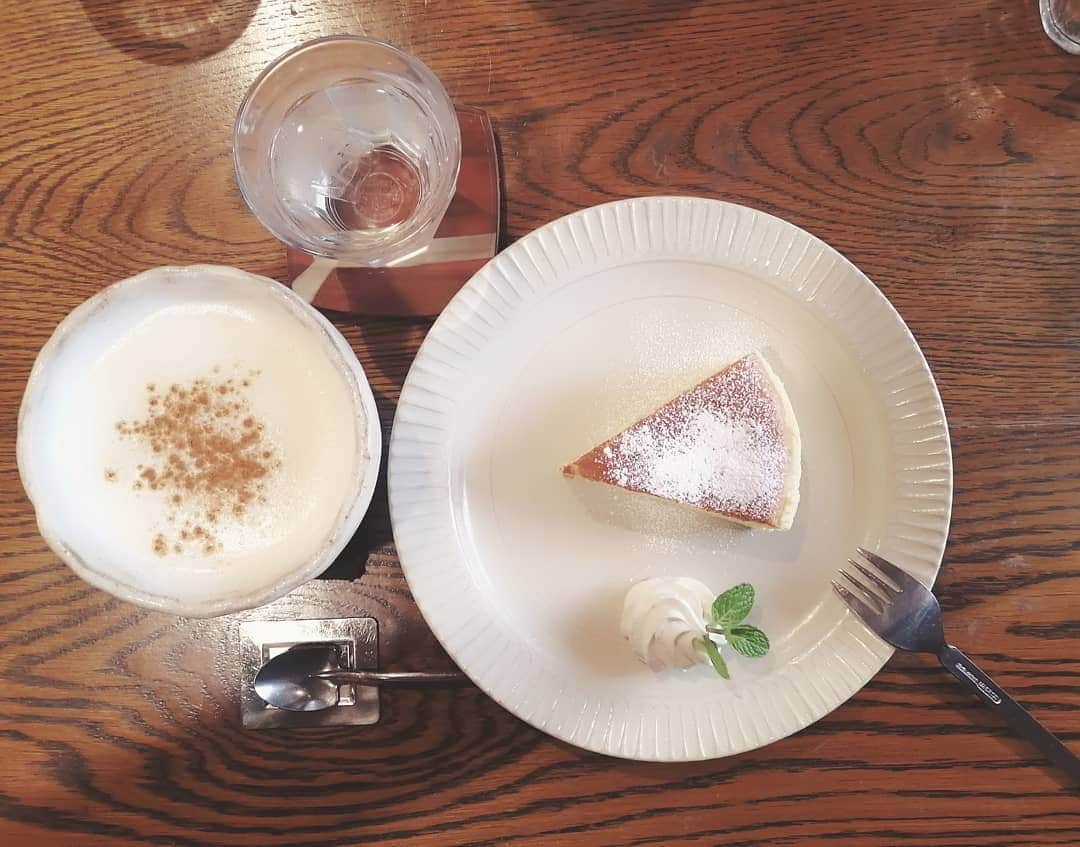 彦坂まなみさんのインスタグラム写真 - (彦坂まなみInstagram)「#cafegiraffe  #cheesecake」2月26日 16時24分 - ma7am1