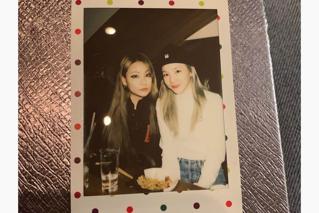 ダラ さんのインスタグラム写真 - (ダラ Instagram)「생일 축하해~!!! 😚🎂🎊🎉😎 #OneAndOnlyCL」2月26日 16時24分 - daraxxi