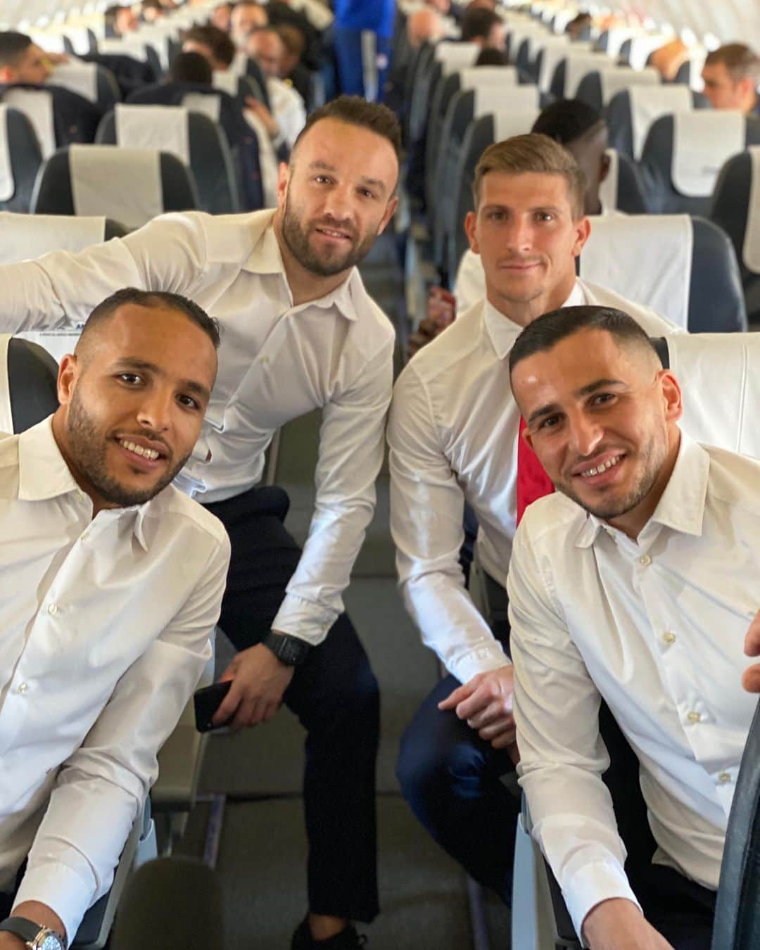 ユセフ・エル＝アラビのインスタグラム：「On our way to London ✈️ @europaleague @olympiacosfc」