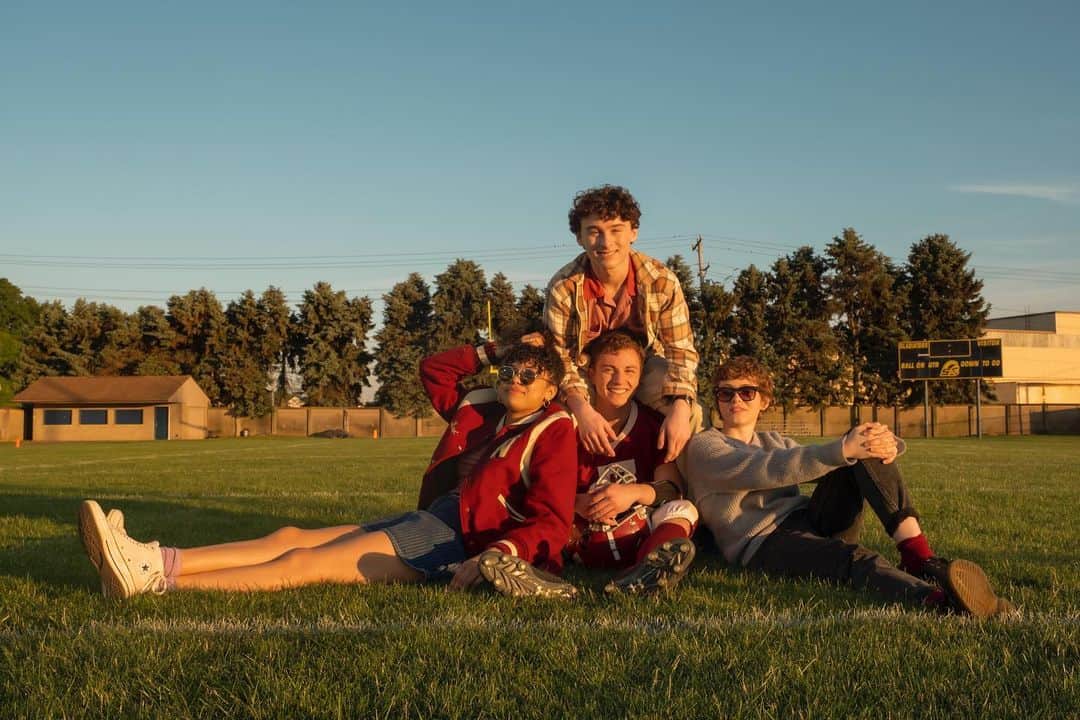 ワイヤット・オレフのインスタグラム：「our fuckin awesome show is out」